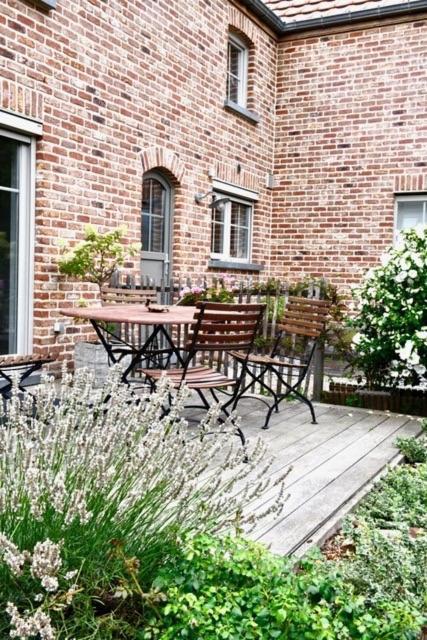 Bed and Breakfast Qui Dort D'Isnes Esterno foto