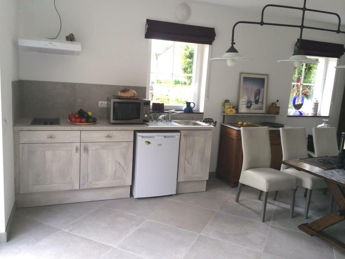 Bed and Breakfast Qui Dort D'Isnes Esterno foto